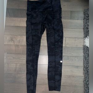 Black Camo lululemon leggings